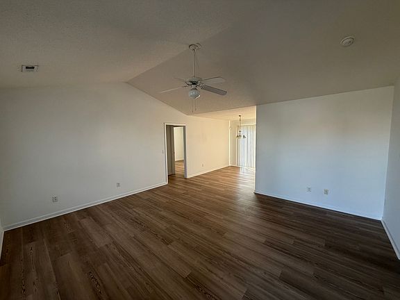 5th image of 7252 Woodhall Dr