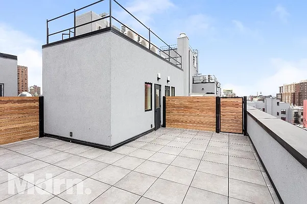 Rented by Mdrn Residential | media 5