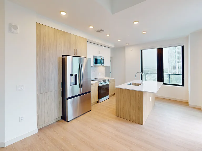 101 N Meridian — Photo 151