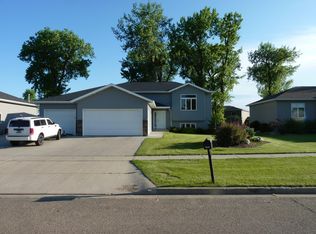4307 S Bay Dr SE, Mandan, ND 58554