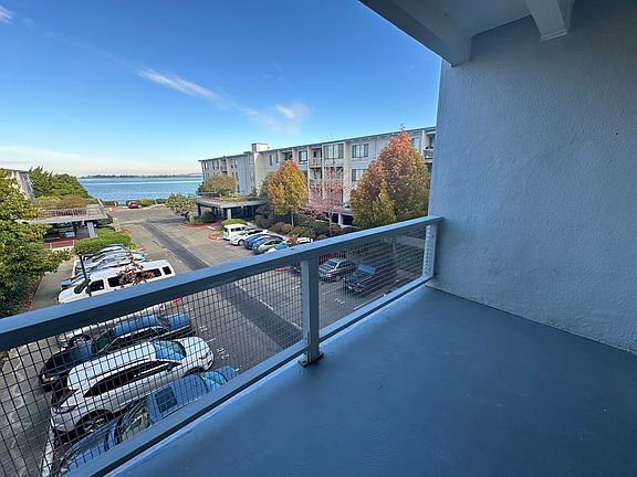 5th image of 6 Commodore Dr Unit 348