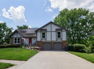 905 NW 39th St, Blue Springs, MO 64015