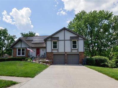 905 NW 39th St, Blue Springs, MO, 64015