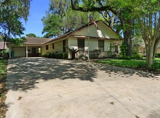 120 Laurel Valley Dr, West Columbia, TX 77486