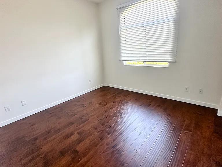 5716 Whitsett Ave — Photo 18