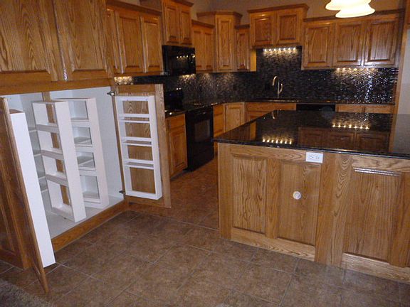 2nd image of 1000 Armstrong Cir