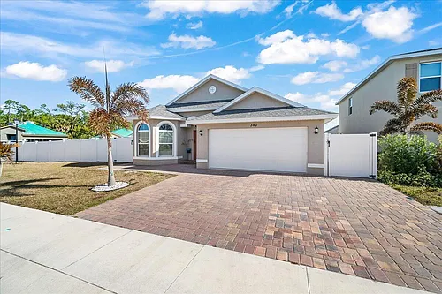 340 Palm Breezes Dr Photo 1