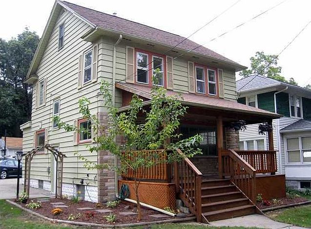 1st image of 730 Diamond Ave NE