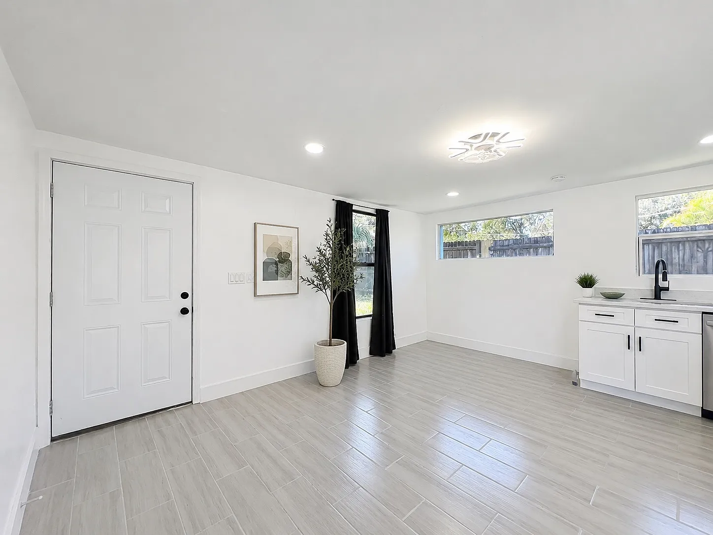 1 bed, 812 sqft, $1,700 — Photo 3