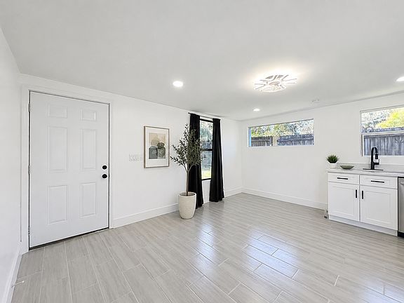 3rd image of 6920 Delano Ave