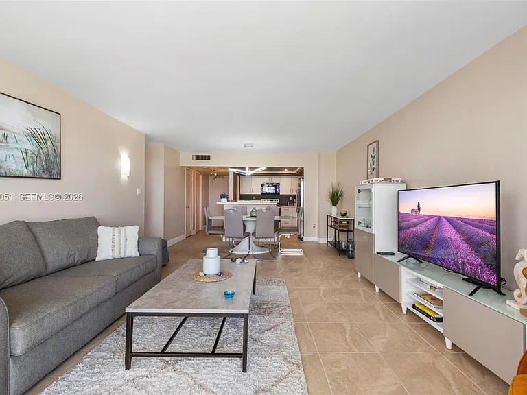 18061 Biscayne Blvd #303 — Photo 13
