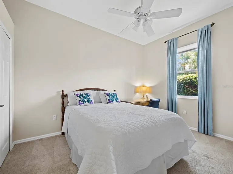 Butlers Crest Dr — Photo 32