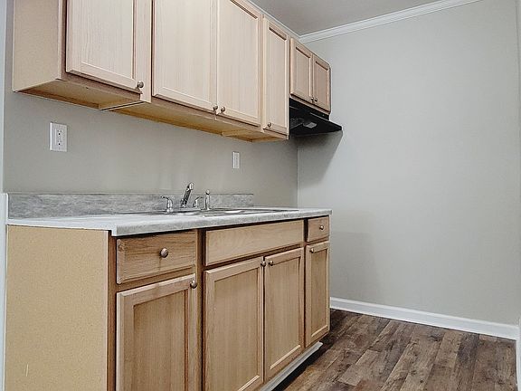 3rd image of 916 Wilmington Ave