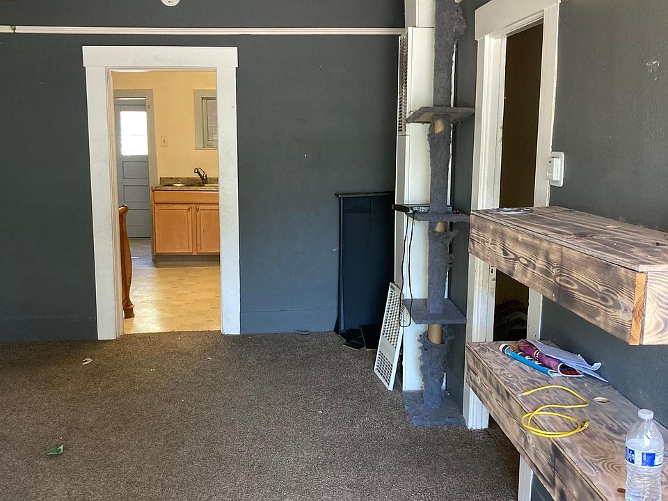 2nd image of 1010 East St