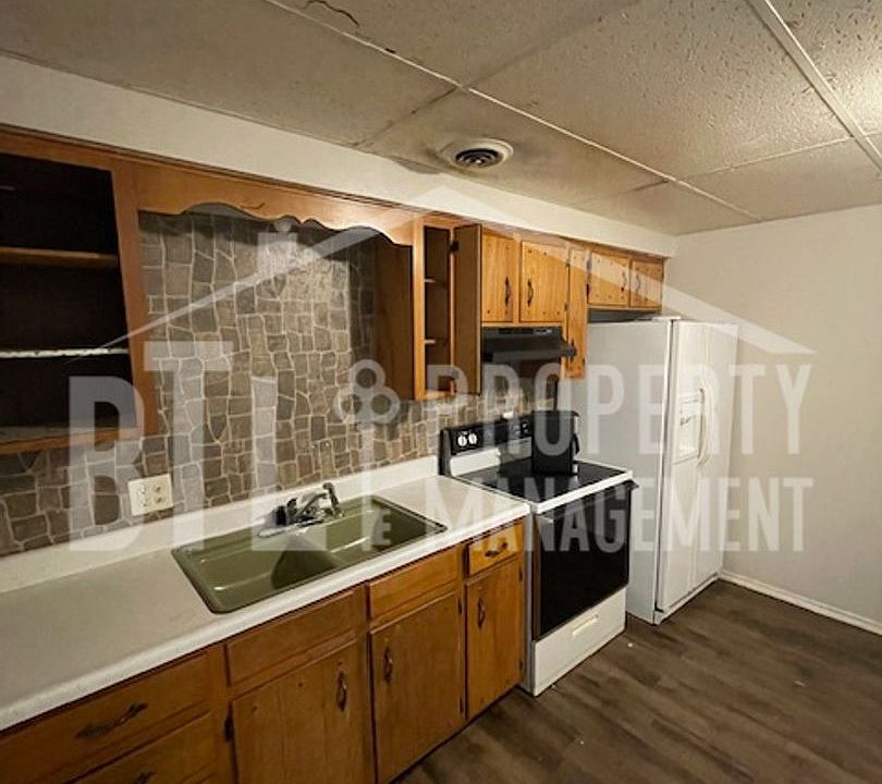 1st image of 208 S Old County Road 218 #2/1