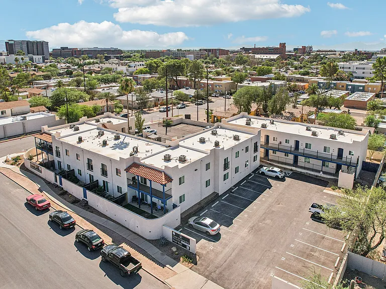 Union on Santa Rita — Photo 47