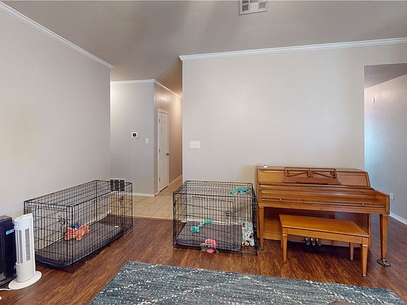 3rd image of 6111 Suellen Ln