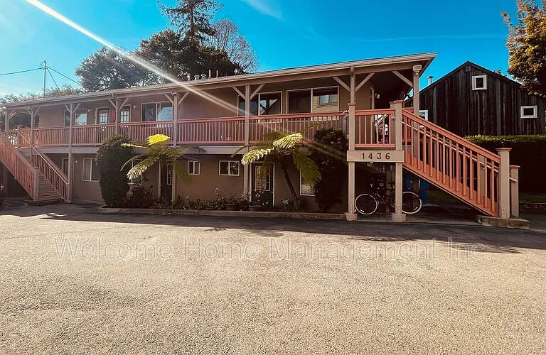 1436 Henry St #A — Photo 9