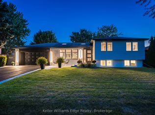 400 Sunset Dr, Oakville, ON L6L3N2