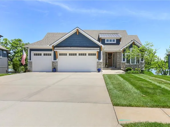 1407 Kensington Ln, Raymore, MO 64083