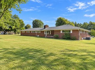 822 Betsy Pack Dr, Jasper, TN 37347
