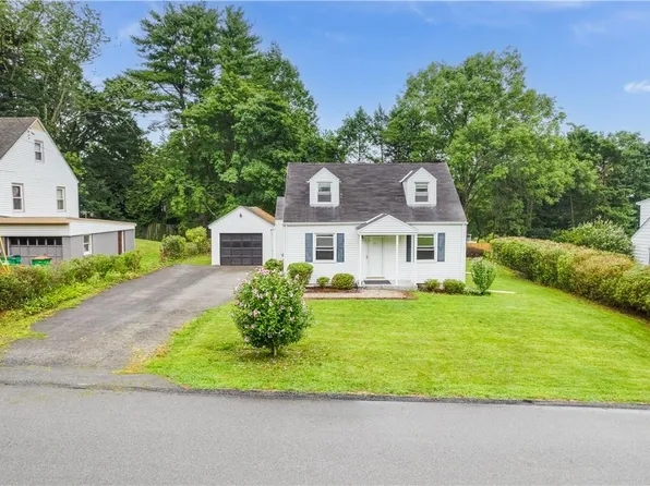 41 Kinderhook Drive, Poughkeepsie, NY 12603