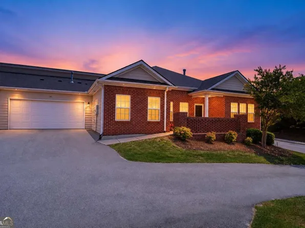 341 Villa Park Cir, Stone Mountain, GA 30087