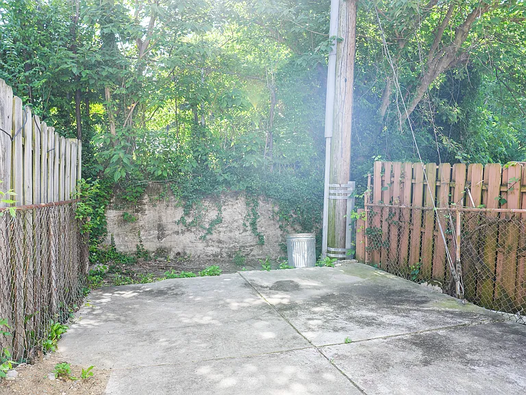 Braddish Ave — Photo 18
