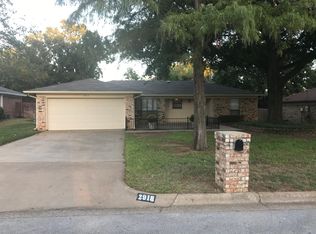 2918 Cardinal Dr, Grapevine, TX 76051