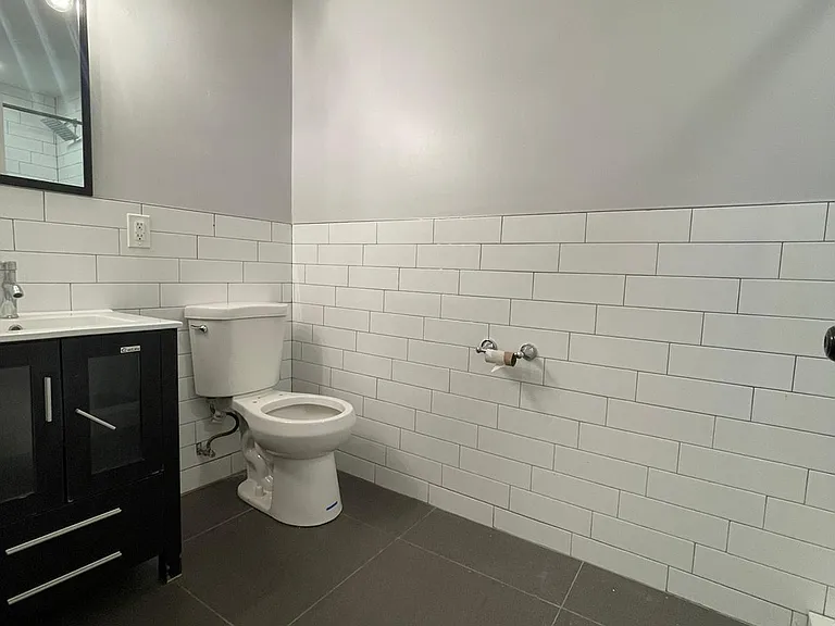 51 Jewett Ave #BASEMENT — Photo 4