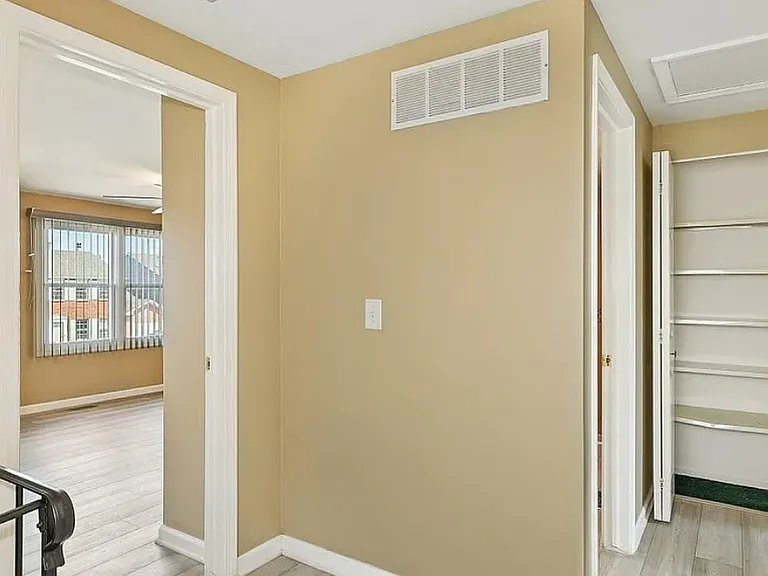1352 Georgetown Dr — Photo 8