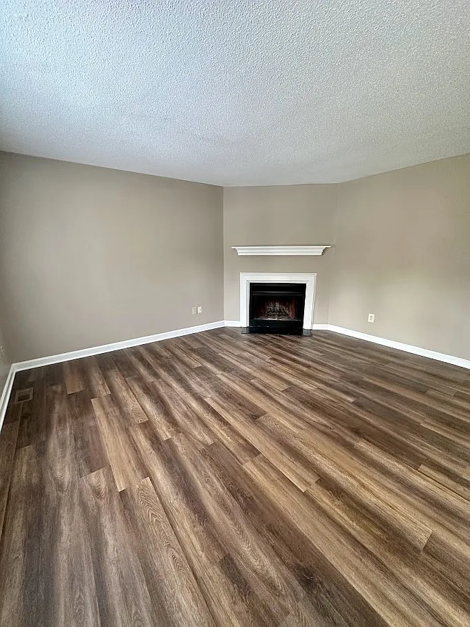 Building Photo - 6611 English Ivy Ln