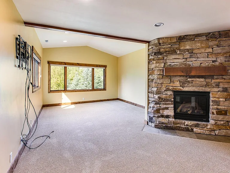 2689 Holiday Ranch Loop Rd — Photo 12