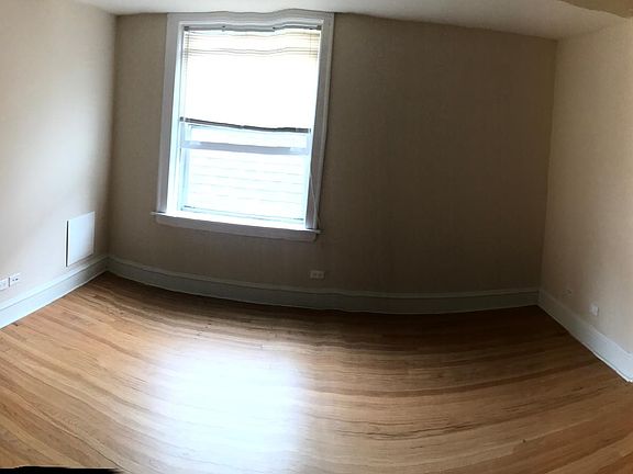 4th image of 4023 N Saint Louis Ave #3