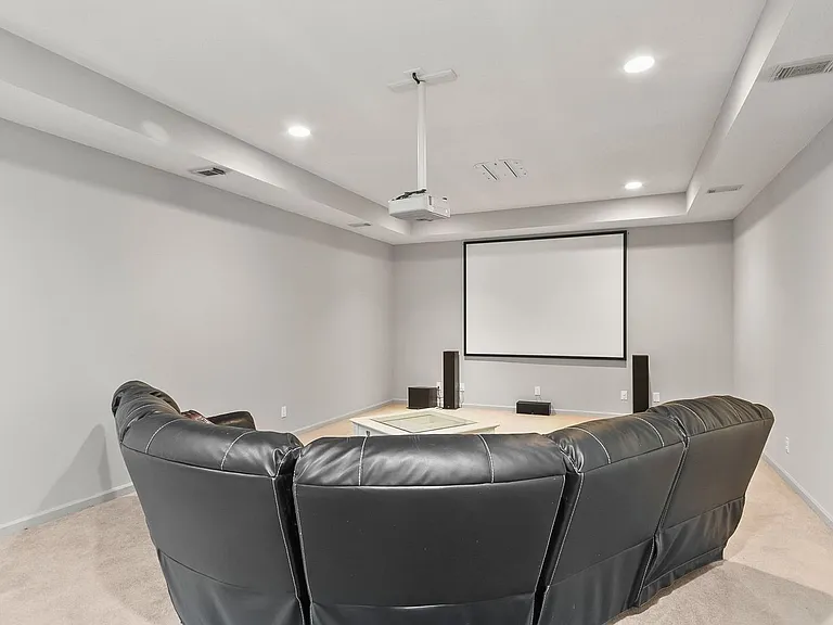 10495 Royal Points Dr — Photo 20