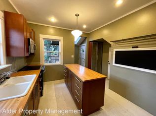 5462 SE Lincoln St, Portland, OR 97215