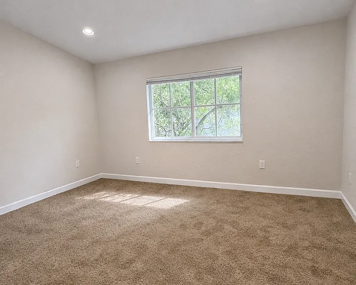 Summer Lake Estates — Photo 16