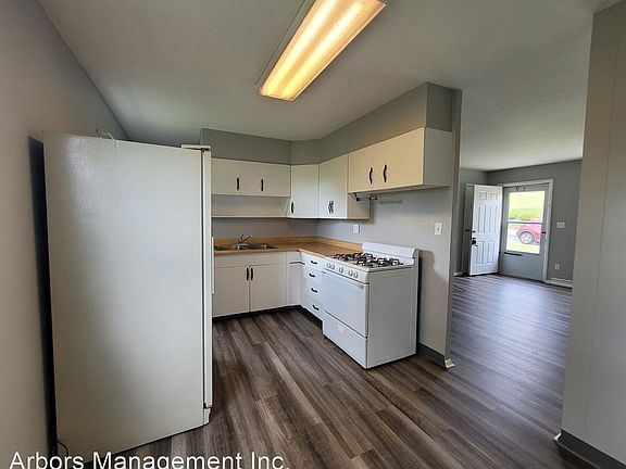 4th image of 6316 Crestview Dr