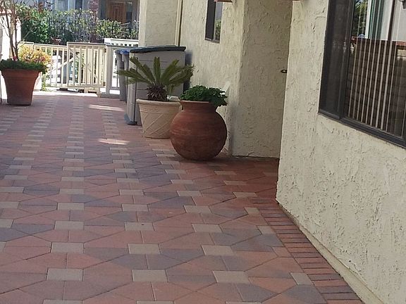 Systempavers 'Bishop's Hat' pattern