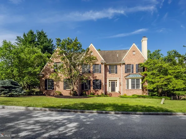 104 Leighton Dr, Bryn Mawr, PA 19010