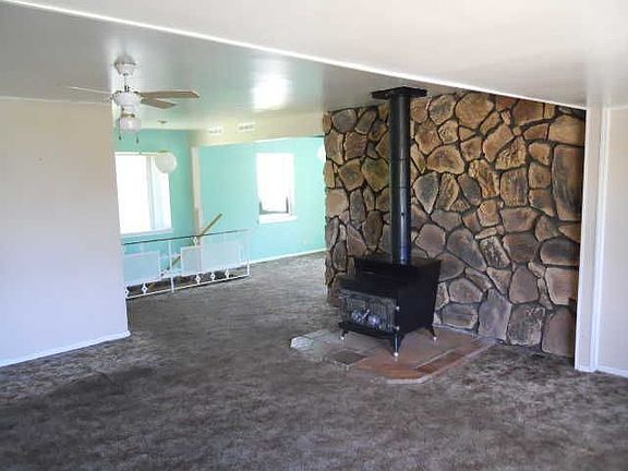 2nd image of 1418 W Glenrose Dr