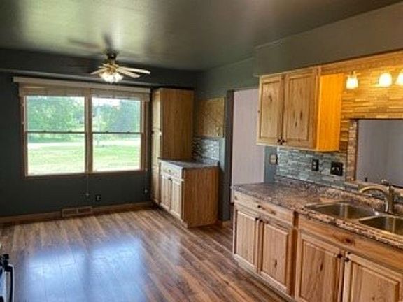 4th image of 204 Donelda Ln