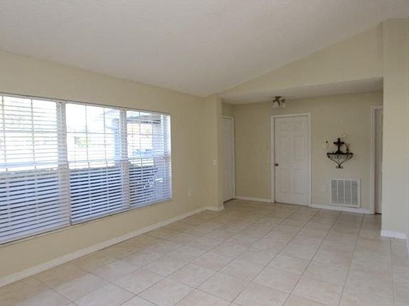 3rd image of 1307 Wildberry Ln