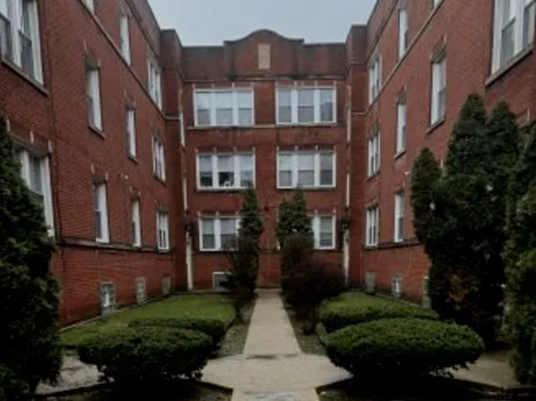 1305 E 71st Pl #2, Chicago, IL 60619