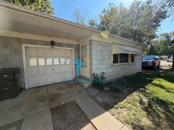 704 N High St, 704 N High St #704, Newton, KS 67114