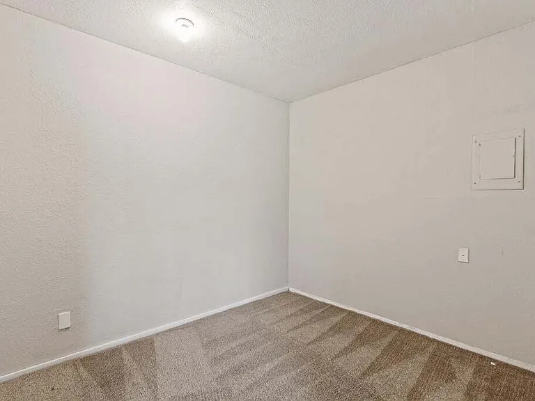 304 Carnival Dr — Photo 11
