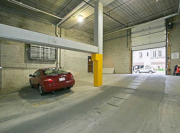 4th image of 930 Curtiss St Unit 101