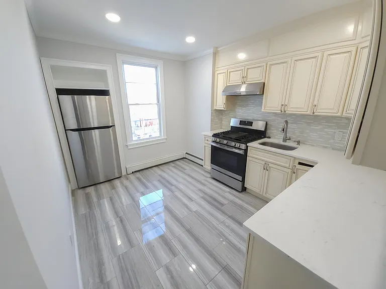 7409 2nd Ave #1A — Photo 1