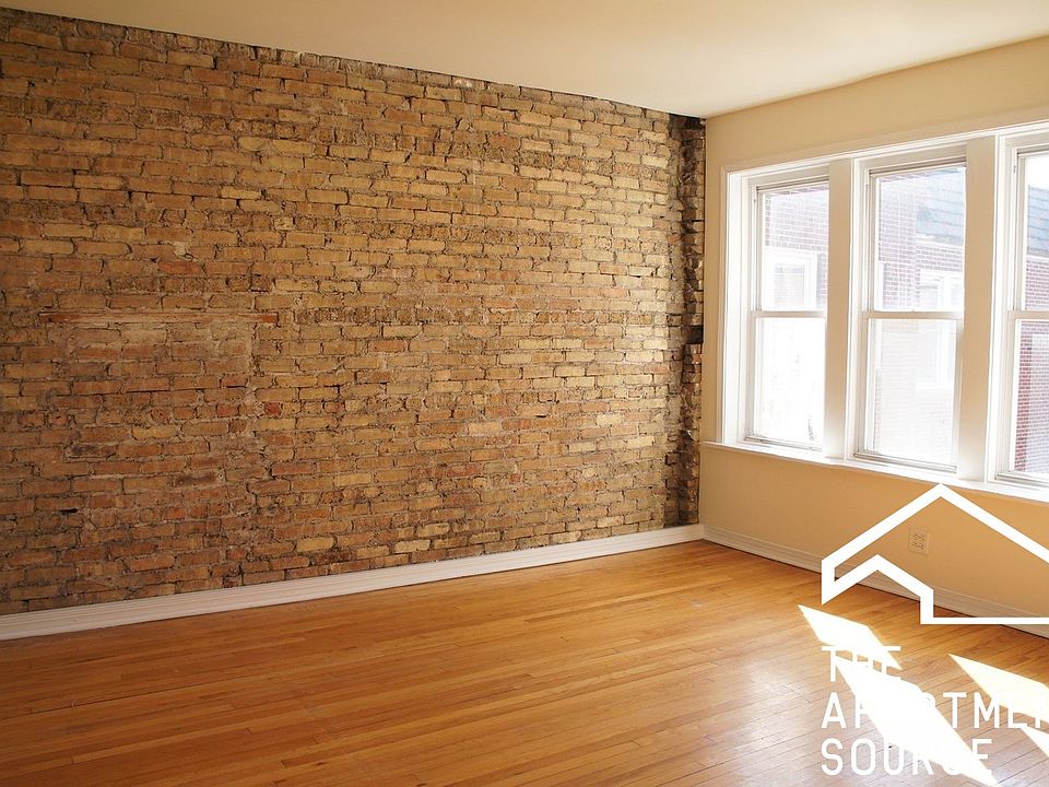 1st image of 3042 W Wellington Ave #1