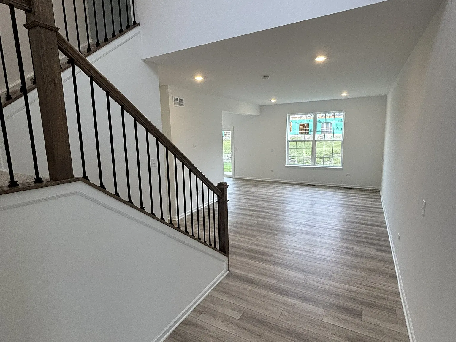 3 bed, 2.5 bath, 1701 sqft, $2,795 — Photo 4